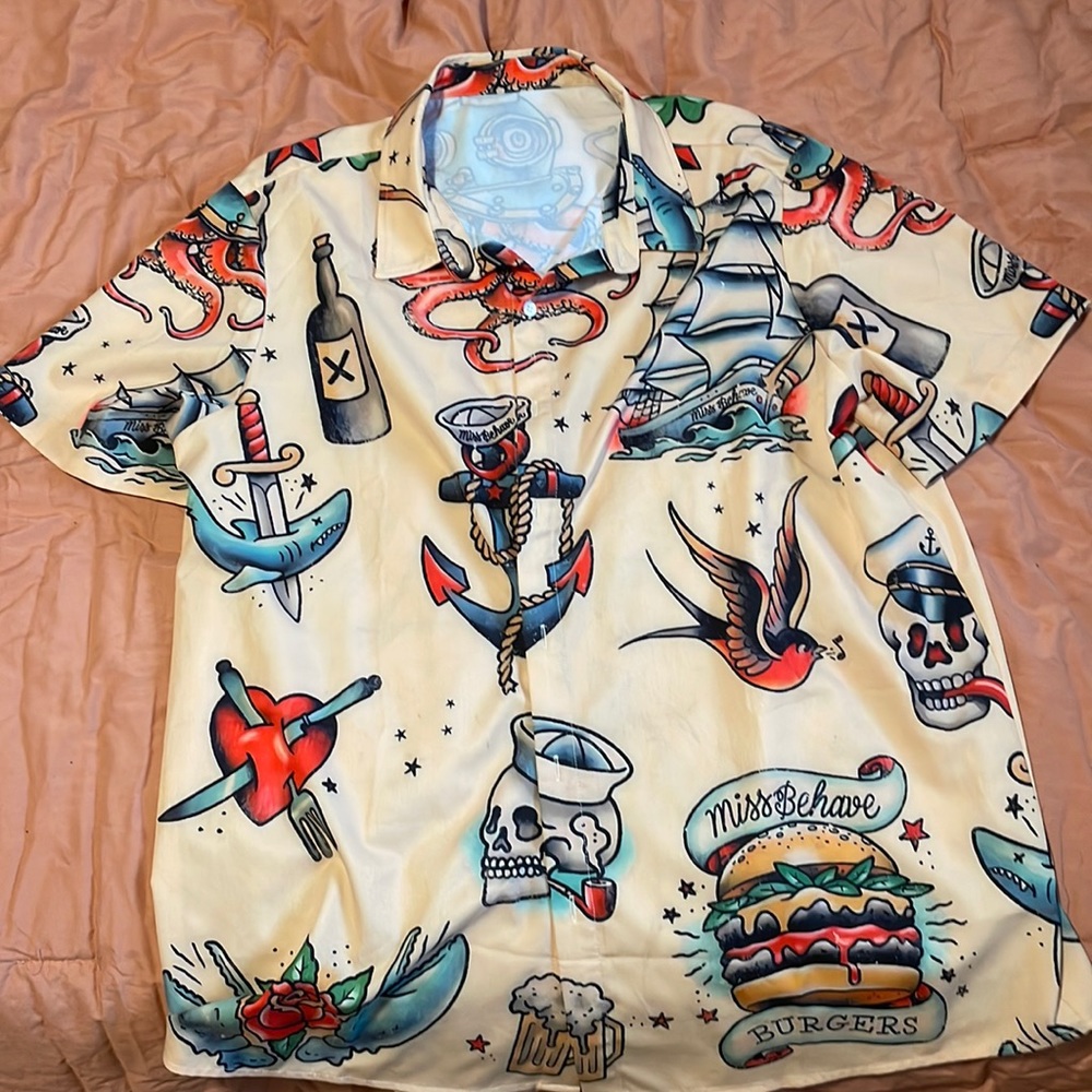 Large men’s shirt, sailor Jerry print.